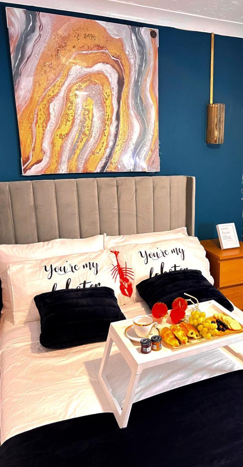Luxe Smart Home - Basildon Serviced Accommodation - 7 Mins Walk To Basildon Town Centre, Hospital & Train Station Dış mekan fotoğraf