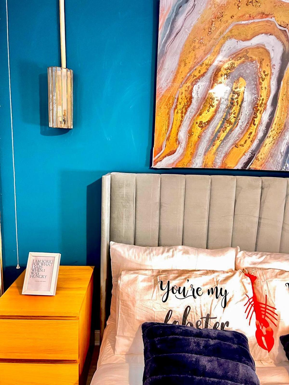 Luxe Smart Home - Basildon Serviced Accommodation - 7 Mins Walk To Basildon Town Centre, Hospital & Train Station Dış mekan fotoğraf